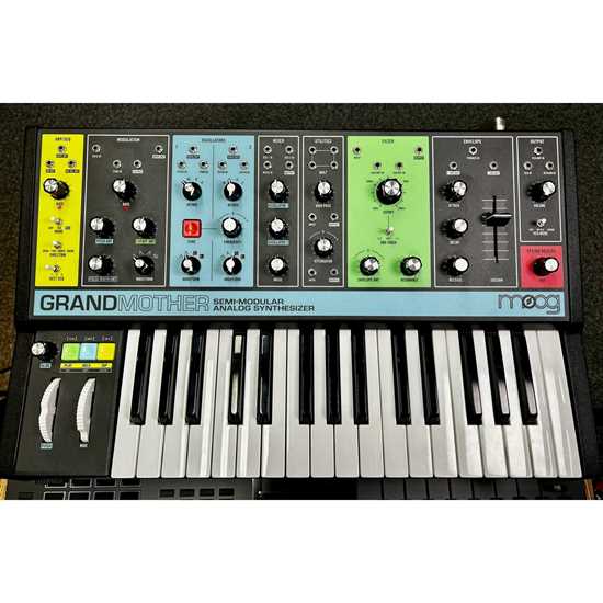 Bild på BEG Grandmother ink softcase + patchkablar